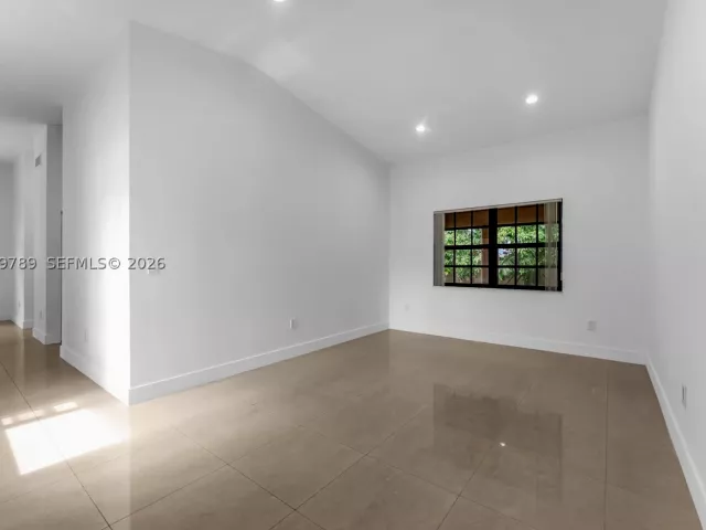 Продажа дома по адресу 3730 SW 136th Ct - фото 8886972