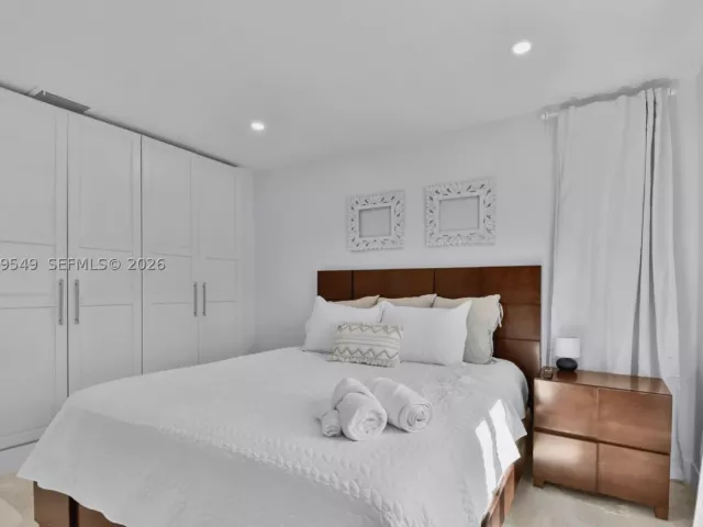 Продажа дома по адресу 2195 SW 25th Ter - фото 8879715