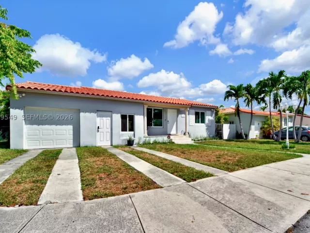 Продажа дома по адресу 2195 SW 25th Ter - фото 8879700