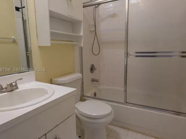 Продажа дома по адресу 16102 NW 22nd St - фото 8899134