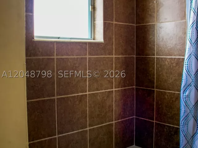 Продажа дома по адресу 16102 NW 22nd St - фото 8899136