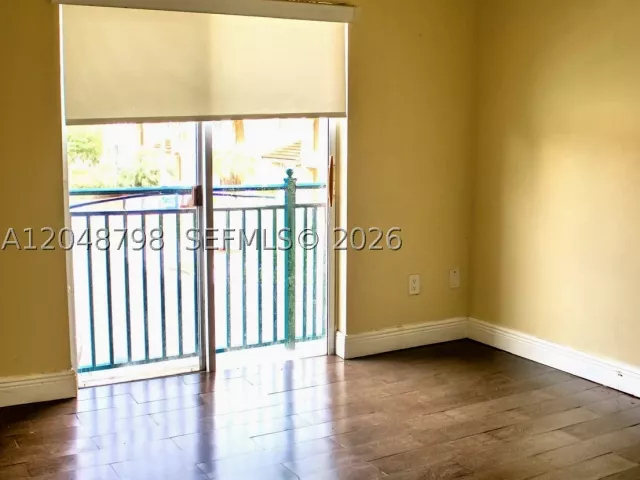 Продажа дома по адресу 16102 NW 22nd St - фото 8899137
