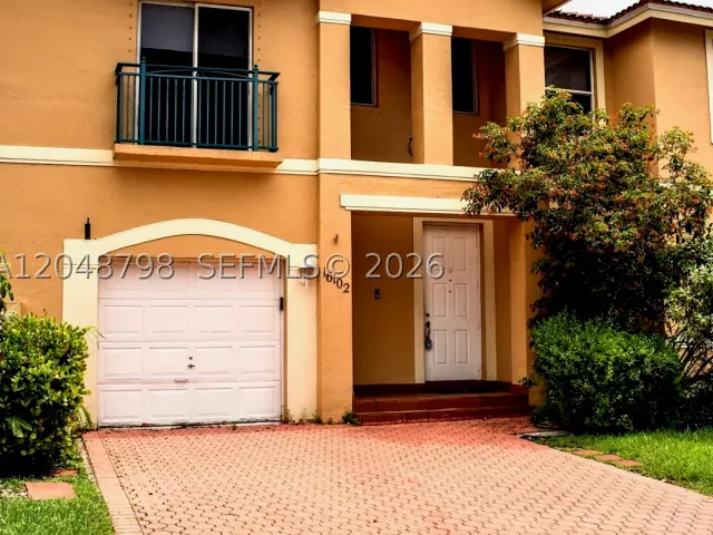 Продажа дома по адресу 16102 NW 22nd St - фото 8899125