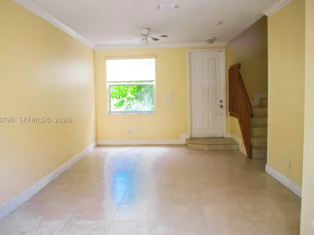 Продажа дома по адресу 16102 NW 22nd St - фото 8899128