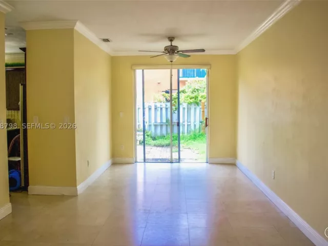 Продажа дома по адресу 16102 NW 22nd St - фото 8899129
