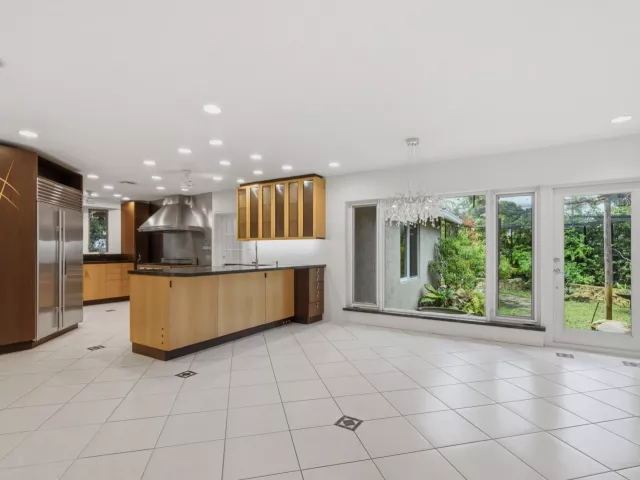 Продажа дома по адресу 2151 SW 23rd Terrace - фото 8919068