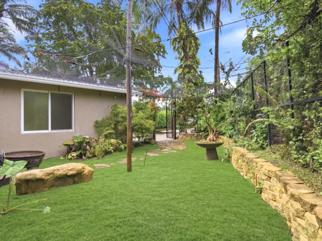 Продажа дома по адресу 2151 SW 23rd Terrace - фото 8919071
