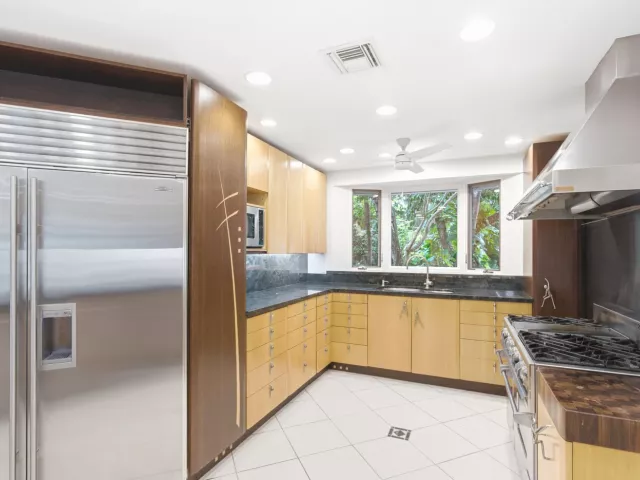 Продажа дома по адресу 2151 SW 23rd Terrace - фото 8919076