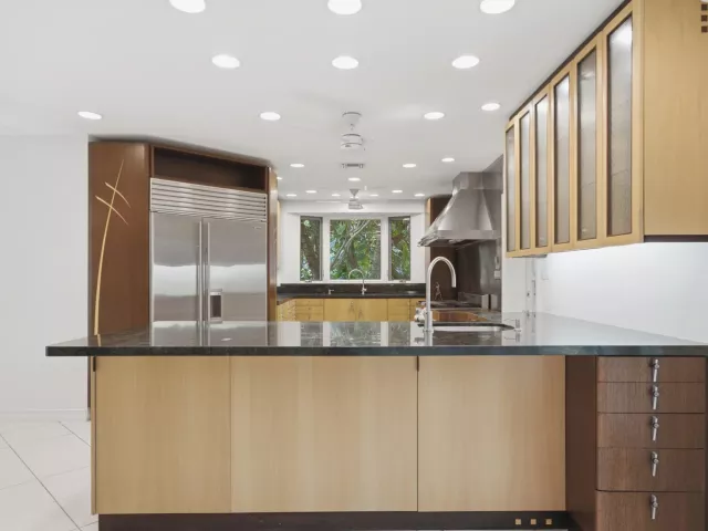 Продажа дома по адресу 2151 SW 23rd Terrace - фото 8919077