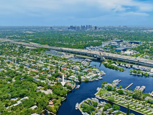 Продажа дома по адресу 2151 SW 23rd Terrace - фото 8919062