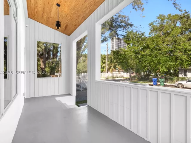Продажа дома по адресу 3204 Plaza St - фото 8924810