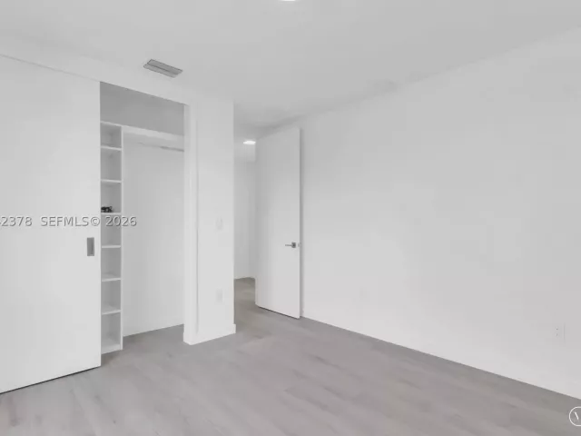 Продажа дома по адресу 3204 Plaza St - фото 8924818