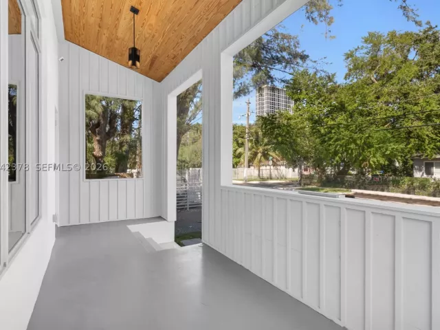 Продажа дома по адресу 3204 Plaza St - фото 8924807
