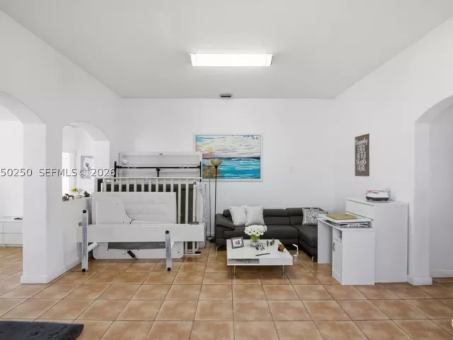Продажа дома по адресу 14623 SW 11th St - фото 8917799