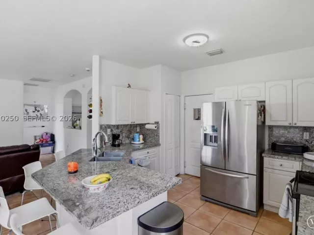 Продажа дома по адресу 14623 SW 11th St - фото 8917803