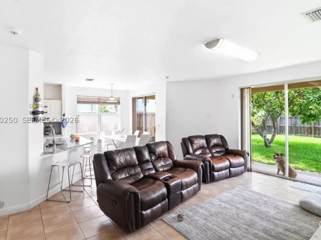 Продажа дома по адресу 14623 SW 11th St - фото 8917804