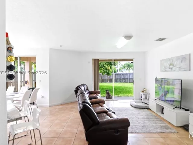 Продажа дома по адресу 14623 SW 11th St - фото 8917805