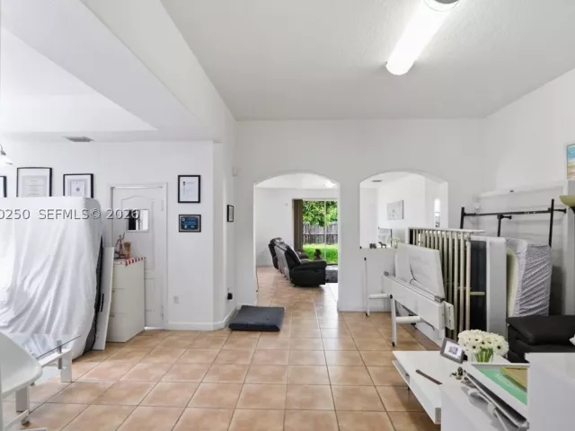 Продажа дома по адресу 14623 SW 11th St - фото 8917796
