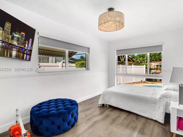 Продажа дома по адресу 2424 NE 18th Ave - фото 8880191