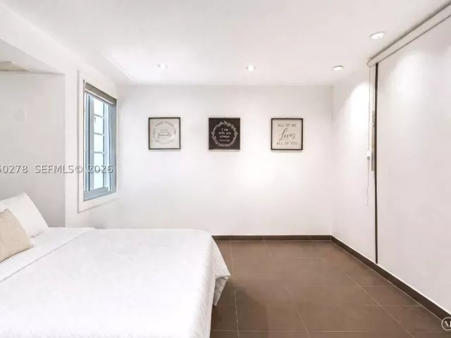 Продажа дома по адресу 1548 Biarritz Dr - фото 8897114