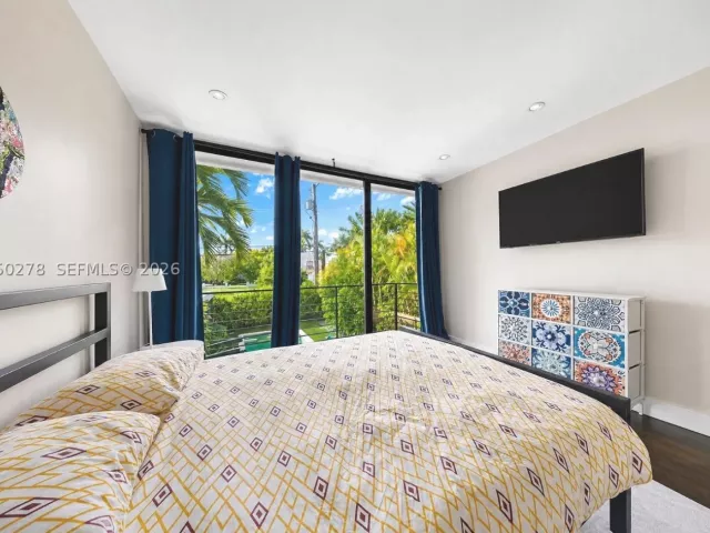 Продажа дома по адресу 1548 Biarritz Dr - фото 8897115
