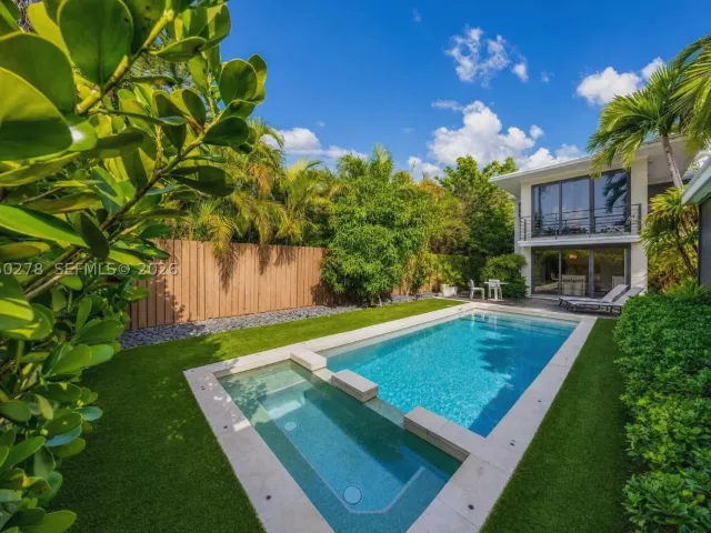 Продажа дома по адресу 1548 Biarritz Dr - фото 8897098