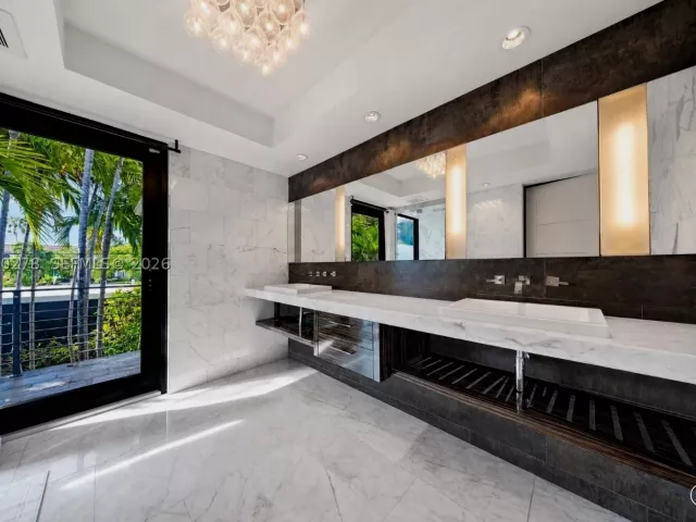 Продажа дома по адресу 1548 Biarritz Dr - фото 8897116