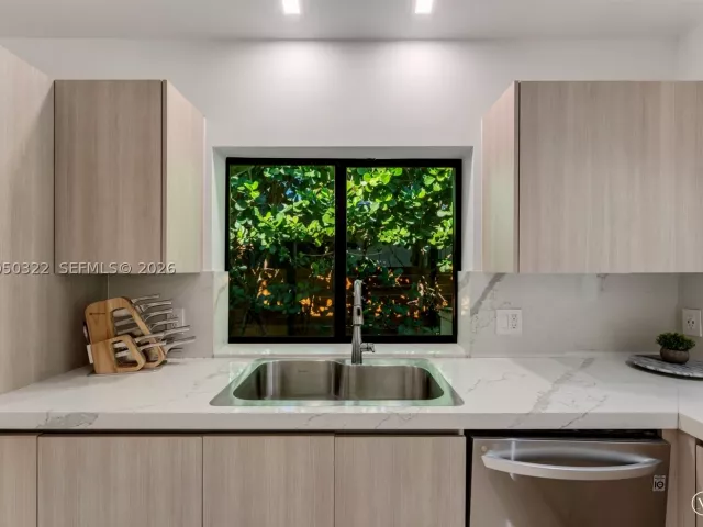 Продажа дома по адресу 771 Fairway Dr - фото 9264473