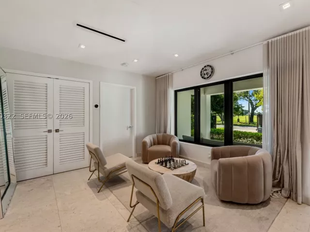 Продажа дома по адресу 771 Fairway Dr - фото 9264476