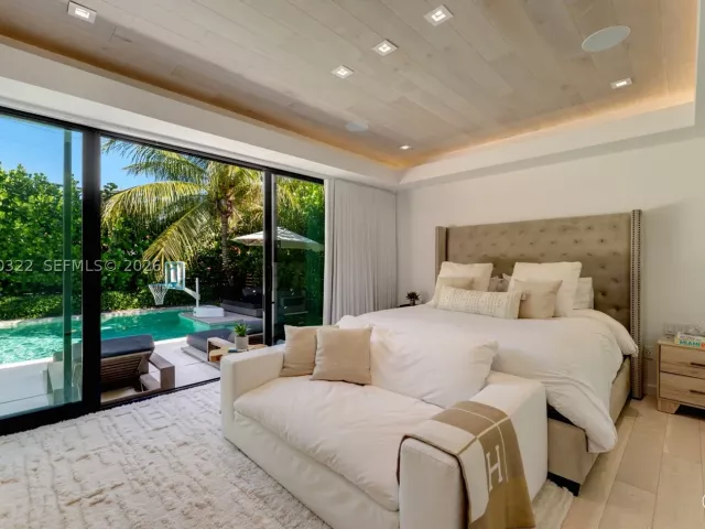 Продажа дома по адресу 771 Fairway Dr - фото 9264489