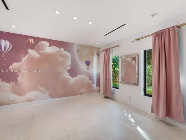 Продажа дома по адресу 771 Fairway Dr - фото 9264495