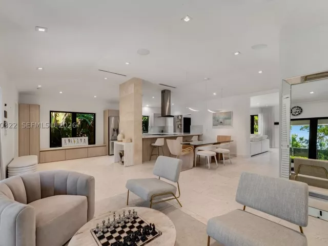Продажа дома по адресу 771 Fairway Dr - фото 9264467