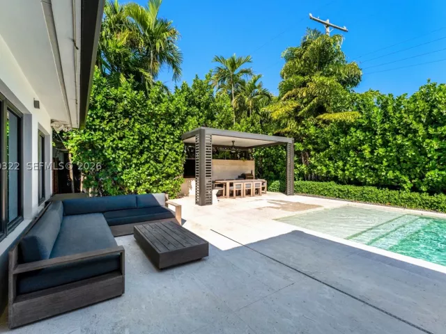 Продажа дома по адресу 771 Fairway Dr - фото 9264503