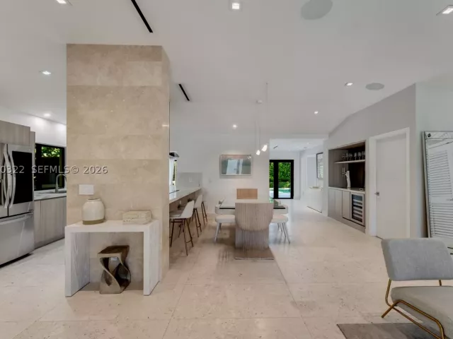 Продажа дома по адресу 771 Fairway Dr - фото 9264468