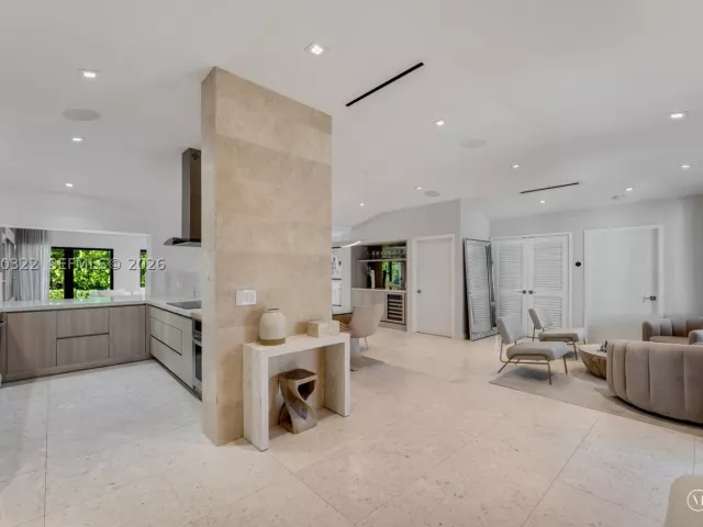Продажа дома по адресу 771 Fairway Dr - фото 9264469