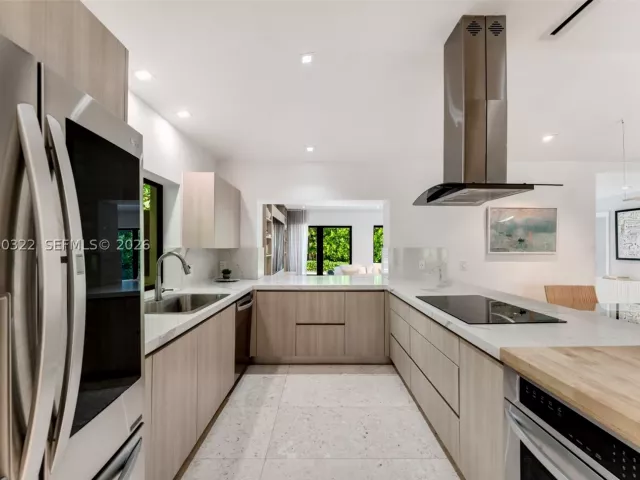 Продажа дома по адресу 771 Fairway Dr - фото 9264470