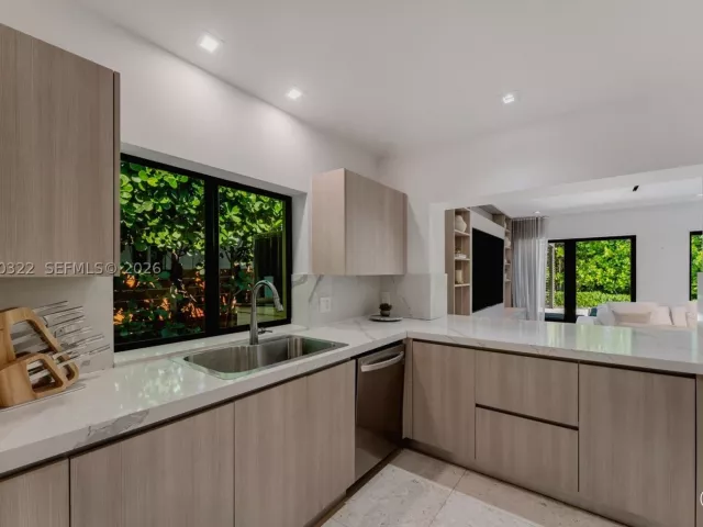 Продажа дома по адресу 771 Fairway Dr - фото 9264472