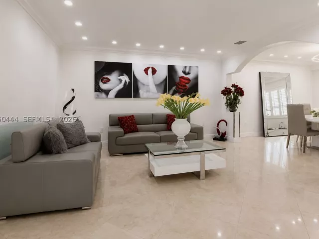 Продажа дома по адресу 16075 SW 149th Ter - фото 8955320