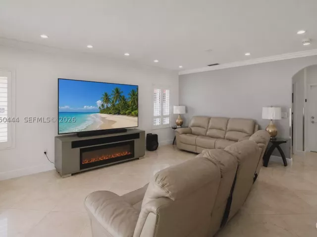 Продажа дома по адресу 16075 SW 149th Ter - фото 8955321