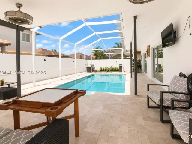 Продажа дома по адресу 16075 SW 149th Ter - фото 8955317