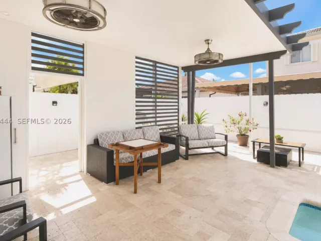 Продажа дома по адресу 16075 SW 149th Ter - фото 8955318