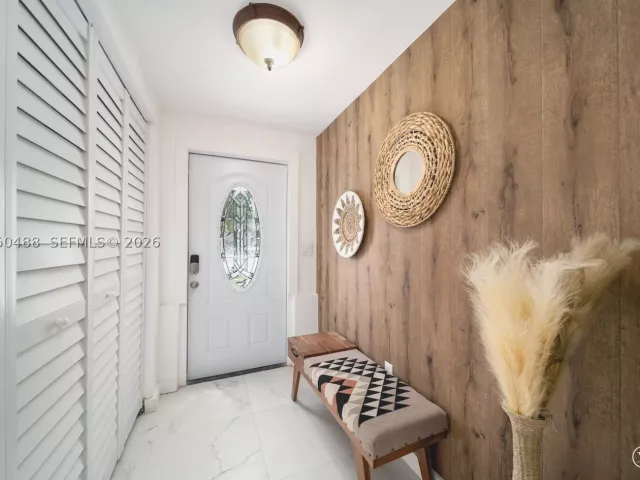 Продажа дома по адресу 810 NW 21st Ct - фото 8892026