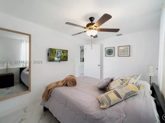 Продажа дома по адресу 810 NW 21st Ct - фото 8892034
