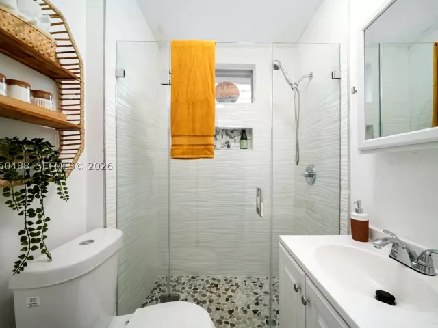 Продажа дома по адресу 810 NW 21st Ct - фото 8892035