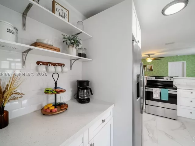Продажа дома по адресу 810 NW 21st Ct - фото 8892019
