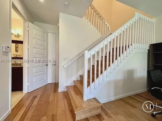 Продажа дома по адресу 965 NE 193rd Ter - фото 8880528