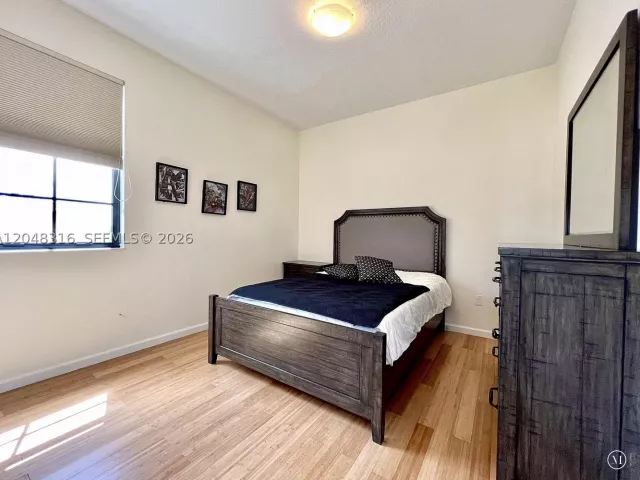 Продажа дома по адресу 965 NE 193rd Ter - фото 8880531