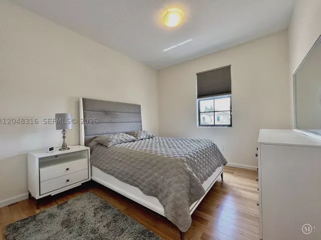 Продажа дома по адресу 965 NE 193rd Ter - фото 8880532