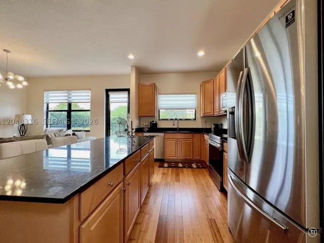 Продажа дома по адресу 965 NE 193rd Ter - фото 8880522