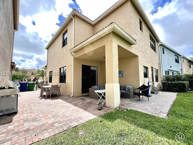 Продажа дома по адресу 965 NE 193rd Ter - фото 8880524